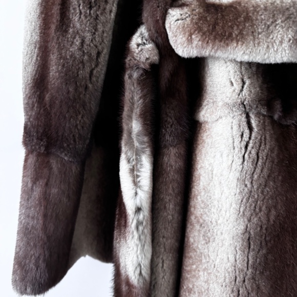 Vintage mink fur coat. - Picture 9 of 11